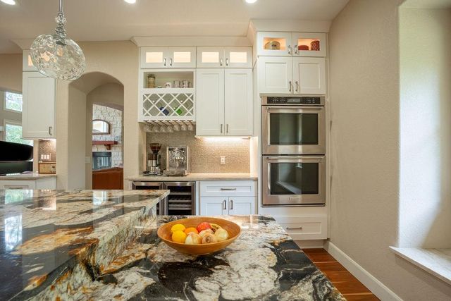13800 LONE RIDER TRL, Austin, TX 78738