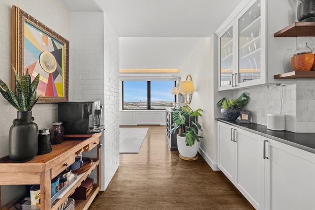 65 East India Row 28 EF, Boston, MA 02110