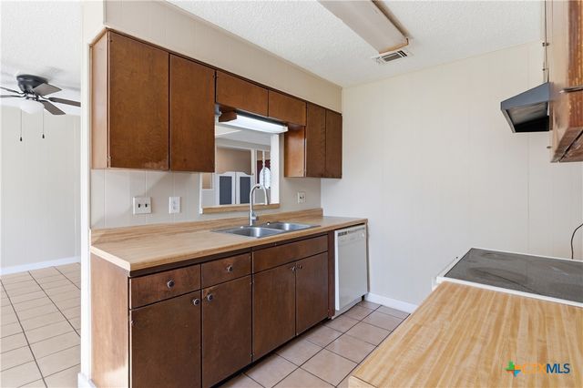 102 Runnel Street, Seguin, TX 78155