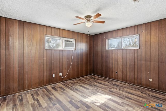 102 Runnel Street, Seguin, TX 78155