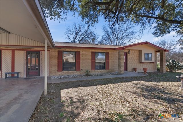 102 Runnel Street, Seguin, TX 78155