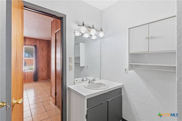 102 Runnel Street, Seguin, TX 78155