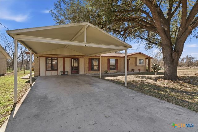 102 Runnel Street, Seguin, TX 78155