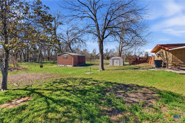 102 Runnel Street, Seguin, TX 78155