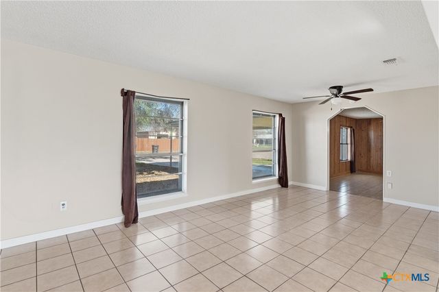 102 Runnel Street, Seguin, TX 78155