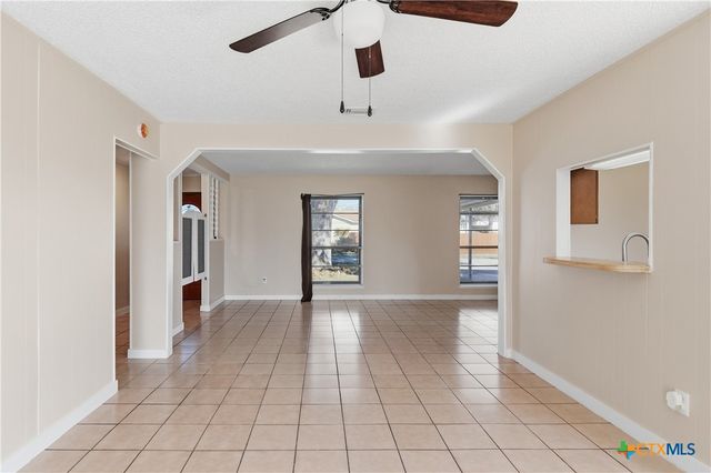 102 Runnel Street, Seguin, TX 78155