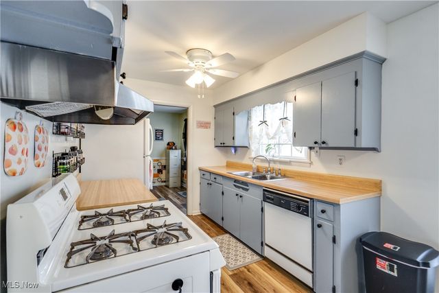 810 Leecrest Street NW, Massillon, OH 44646