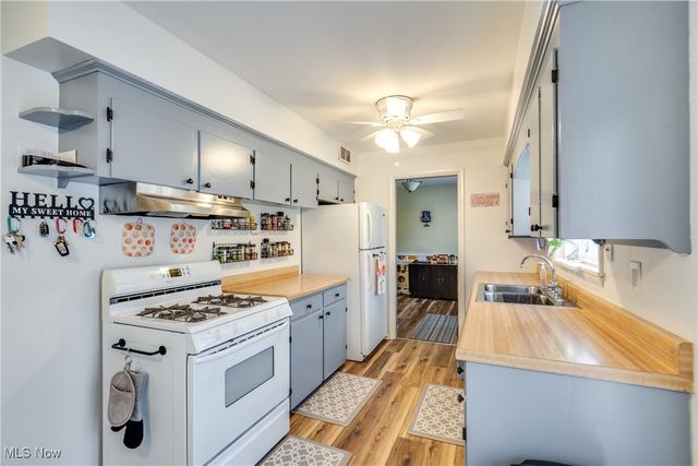 810 Leecrest Street NW, Massillon, OH 44646