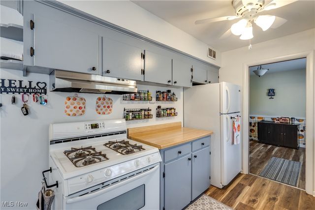 810 Leecrest Street NW, Massillon, OH 44646