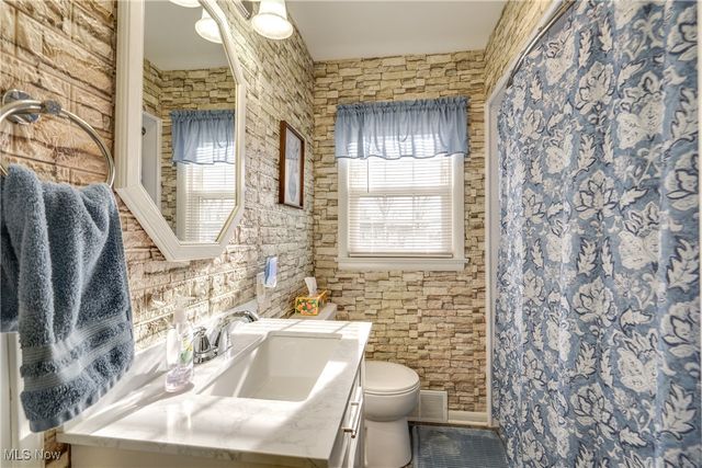 810 Leecrest Street NW, Massillon, OH 44646