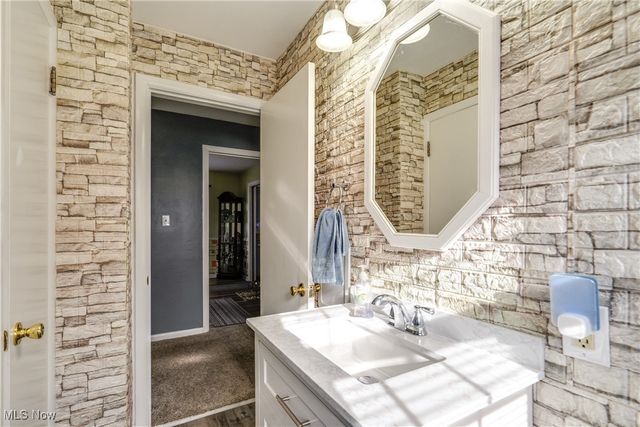 810 Leecrest Street NW, Massillon, OH 44646