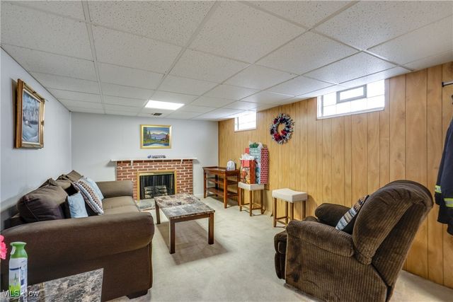 810 Leecrest Street NW, Massillon, OH 44646