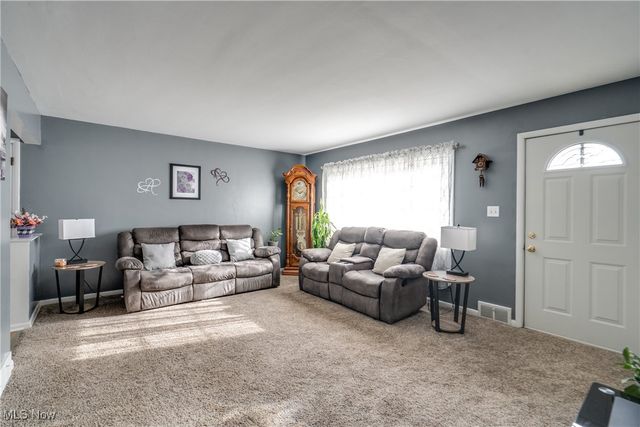 810 Leecrest Street NW, Massillon, OH 44646