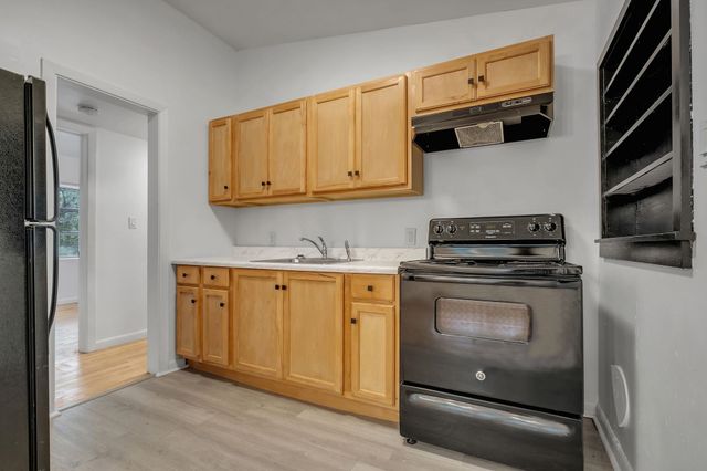 2052 Hillsborough Street, Tallahassee, FL 32310