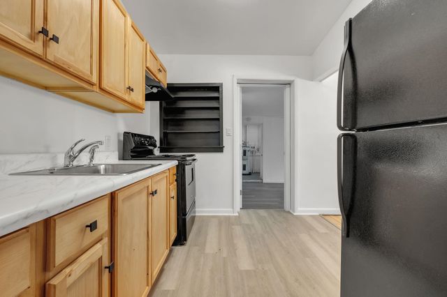 2052 Hillsborough Street, Tallahassee, FL 32310