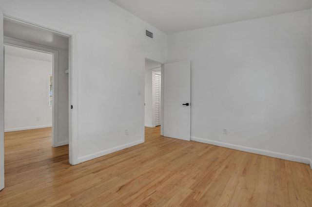 2052 Hillsborough Street, Tallahassee, FL 32310