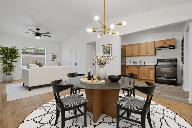 2052 Hillsborough Street, Tallahassee, FL 32310
