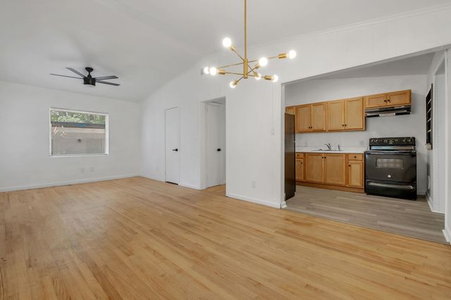 2052 Hillsborough Street, Tallahassee, FL 32310