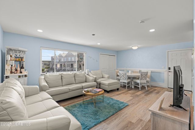 1 Osborne Place 49, Rumson, NJ 07760