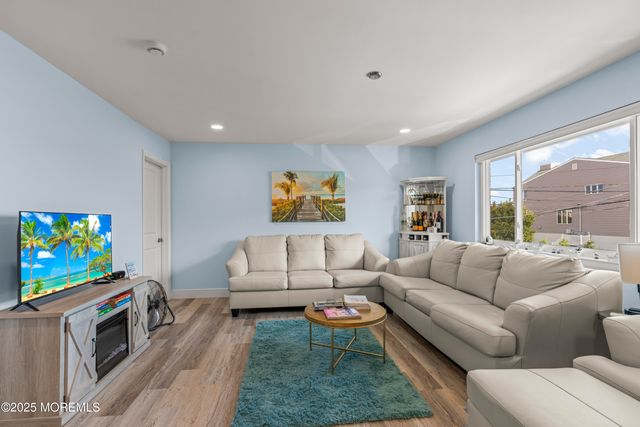 1 Osborne Place 49, Rumson, NJ 07760