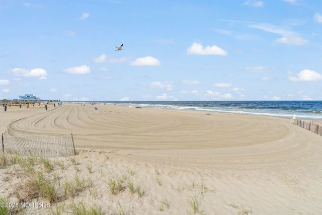 1 Osborne Place 49, Rumson, NJ 07760
