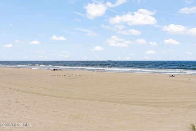 1 Osborne Place 49, Rumson, NJ 07760