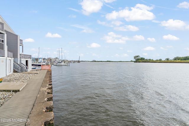 1 Osborne Place 49, Rumson, NJ 07760