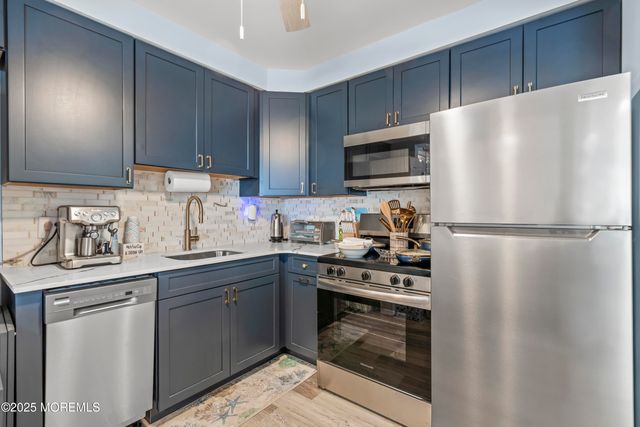 1 Osborne Place 49, Rumson, NJ 07760