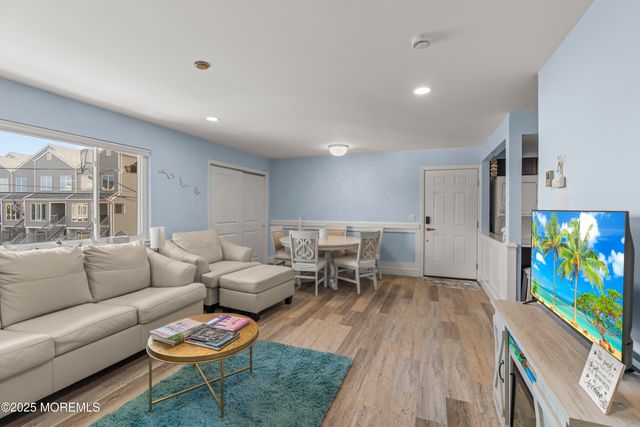 1 Osborne Place 49, Rumson, NJ 07760