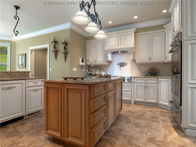 948 Little Coal River Road, Alum Creek, WV 25003