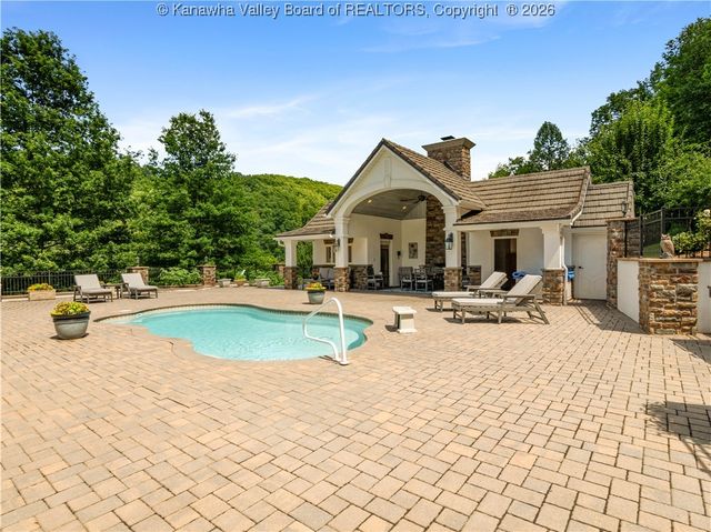 948 Little Coal River Road, Alum Creek, WV 25003