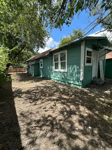 307 E LAMBERT ST A, San Antonio, TX 78204