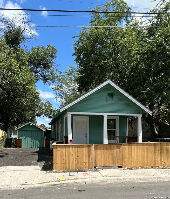 307 E LAMBERT ST A, San Antonio, TX 78204
