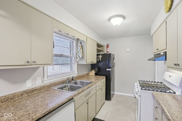 3610 Olender Drive, Indianapolis, IN 46221