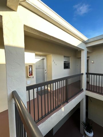 2540 Boundbrook Boulevard 205, Palm Springs, FL 33406