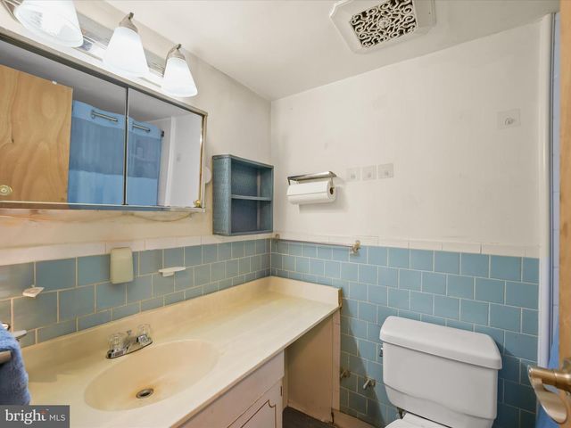 7973 RIGGS RD #2, Hyattsville, MD 20783