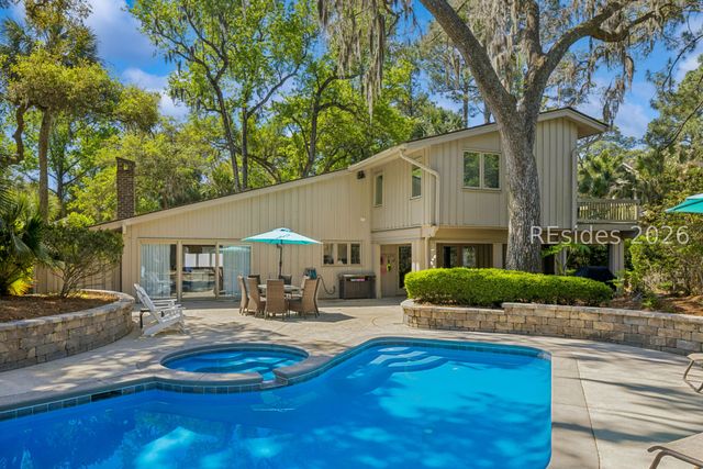 12 Sandhill Crane Rd, Hilton Head Island, SC 29928