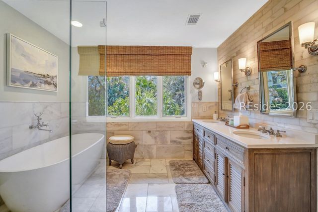 12 Sandhill Crane Rd, Hilton Head Island, SC 29928