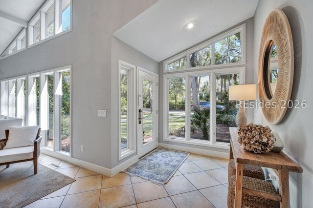 12 Sandhill Crane Rd, Hilton Head Island, SC 29928
