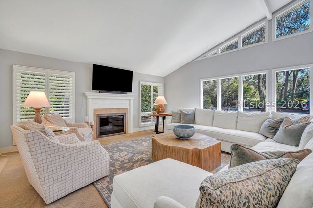 12 Sandhill Crane Rd, Hilton Head Island, SC 29928