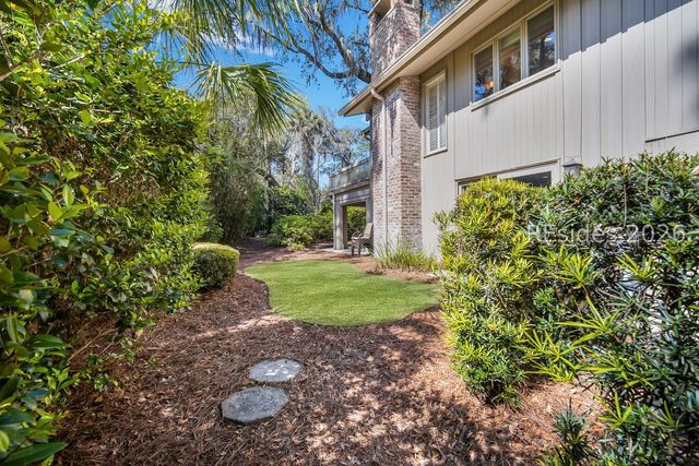12 Sandhill Crane Rd, Hilton Head Island, SC 29928