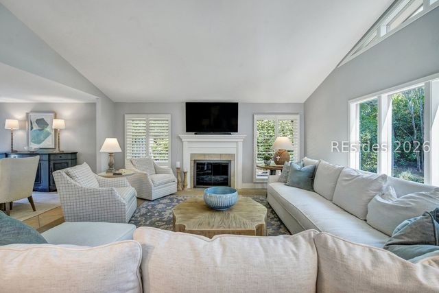 12 Sandhill Crane Rd, Hilton Head Island, SC 29928