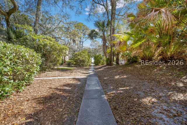 12 Sandhill Crane Rd, Hilton Head Island, SC 29928