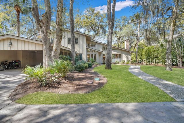 12 Sandhill Crane Rd, Hilton Head Island, SC 29928