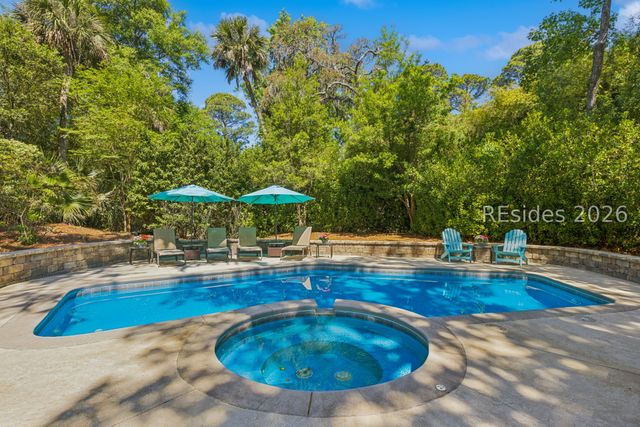 12 Sandhill Crane Rd, Hilton Head Island, SC 29928