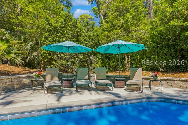 12 Sandhill Crane Rd, Hilton Head Island, SC 29928