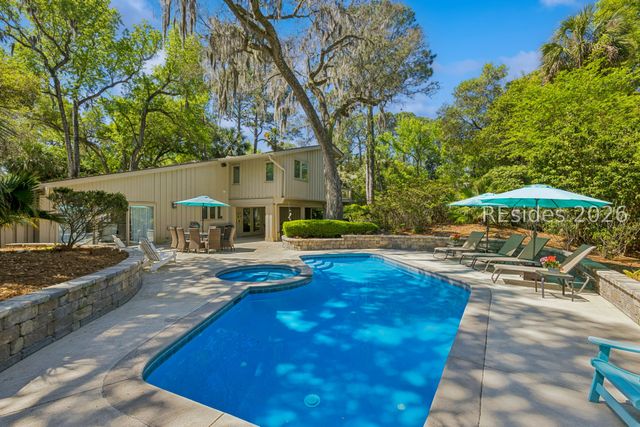 12 Sandhill Crane Rd, Hilton Head Island, SC 29928