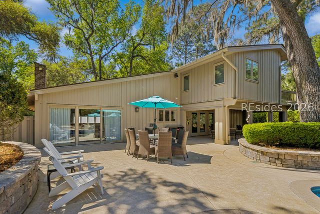 12 Sandhill Crane Rd, Hilton Head Island, SC 29928