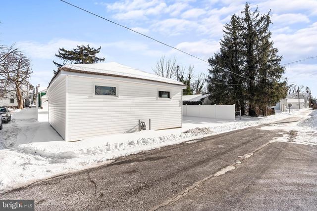 148 N CARLISLE STREET, Greencastle, PA 17225