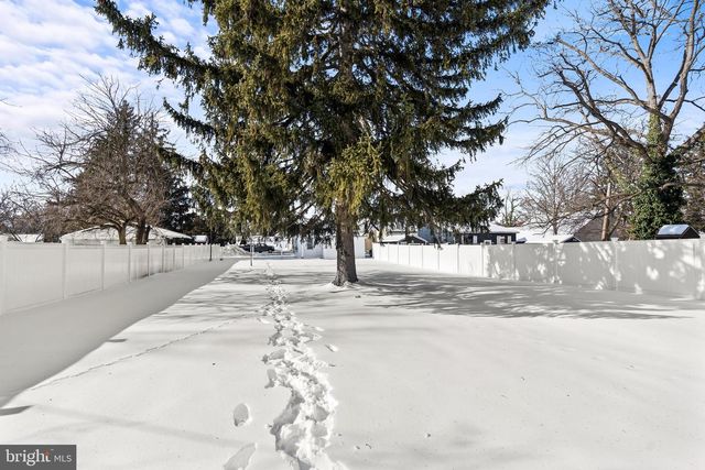 148 N CARLISLE STREET, Greencastle, PA 17225